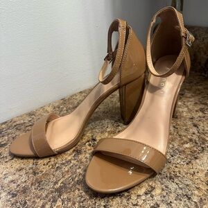 Elegant Tan Heeled Sandals women’s size 9